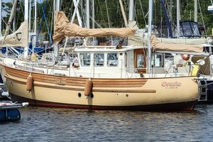 1985 Fisher 37