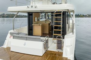 2025 Beneteau Swift Trawler 41 FLY