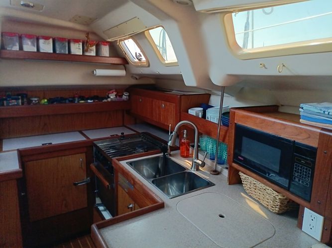 2001 Hunter 420 Passage