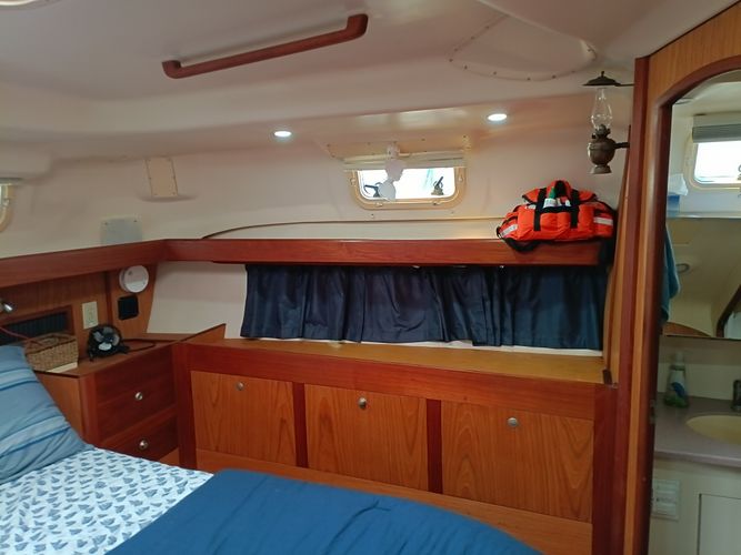 2001 Hunter 420 Passage