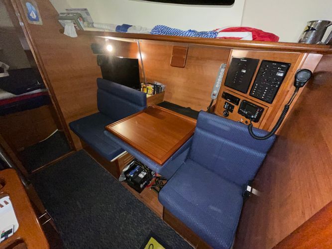 2013 Hunter 33 e