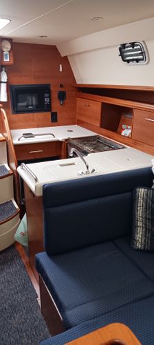 2013 Hunter 33 e