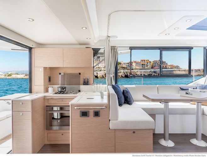 2025 Beneteau Swift Trawler 41 FLY