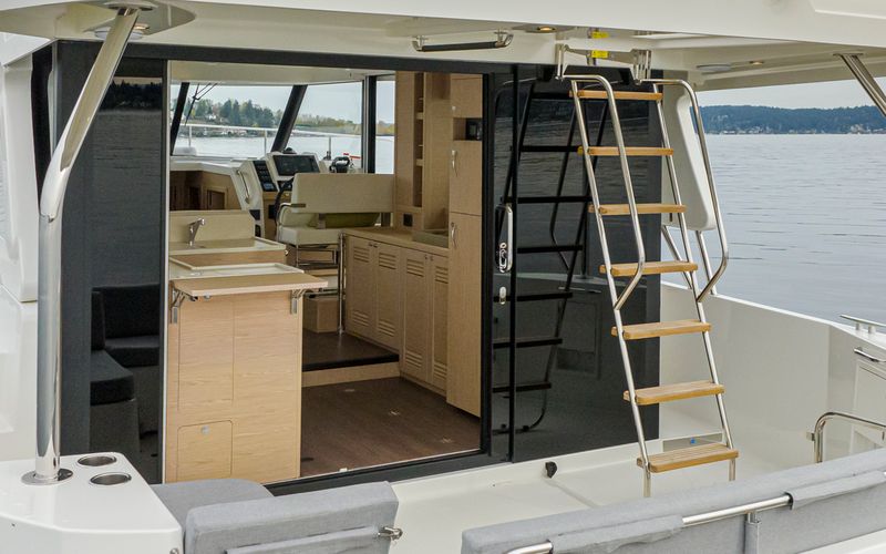 2025 Beneteau Swift Trawler 41 FLY