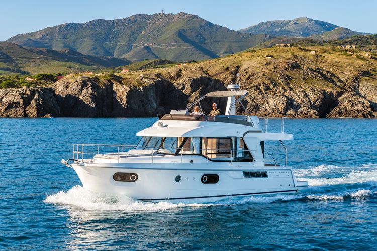 2025 Beneteau Swift Trawler 41 FLY