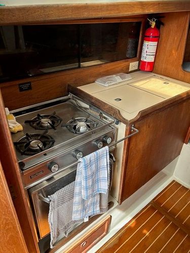 1981 Hinterhoeller Niagara 35