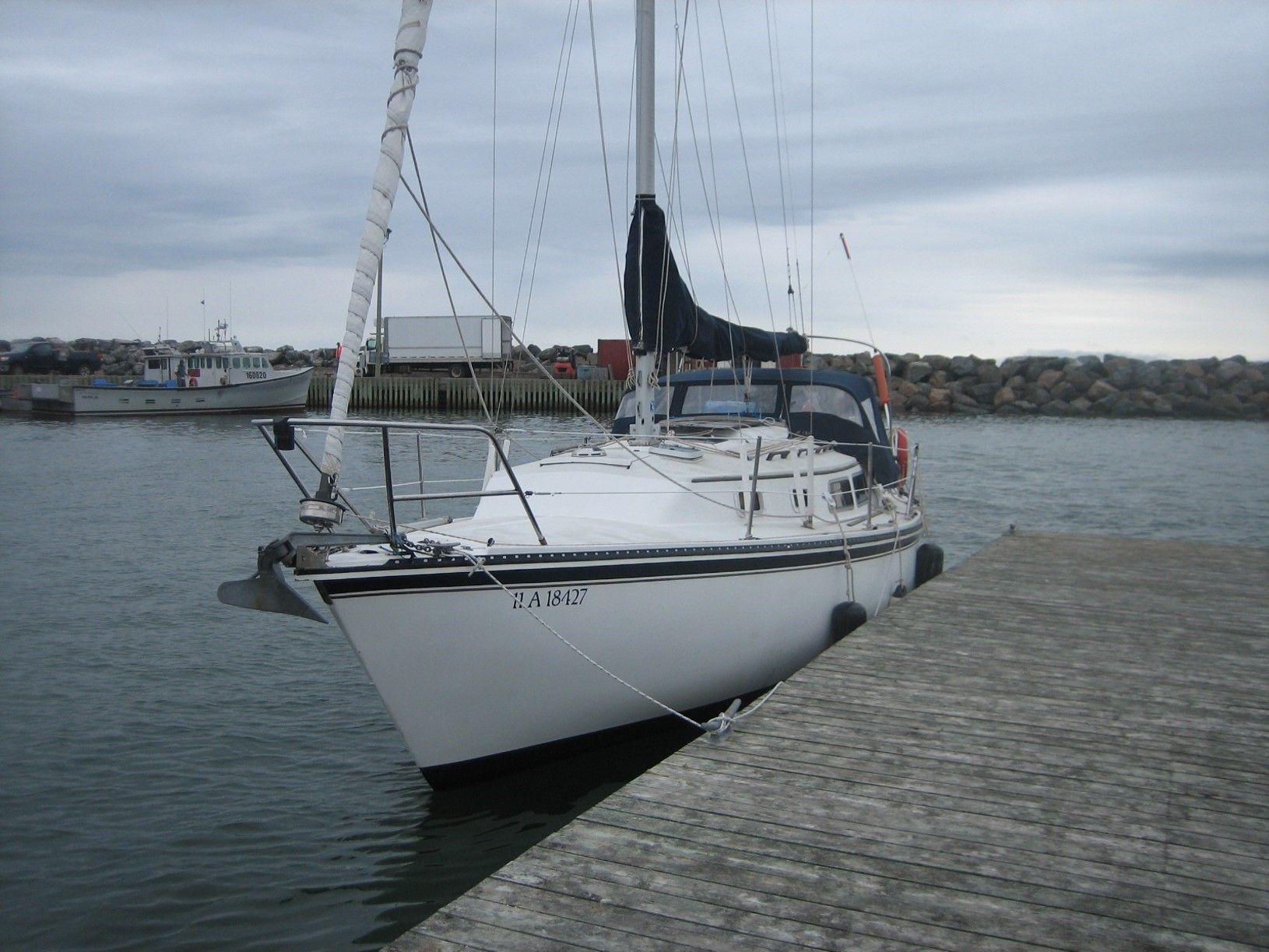 1987 Newport 30 MK 111 Port Hawkesbury, NS Ocean Yacht Sales
